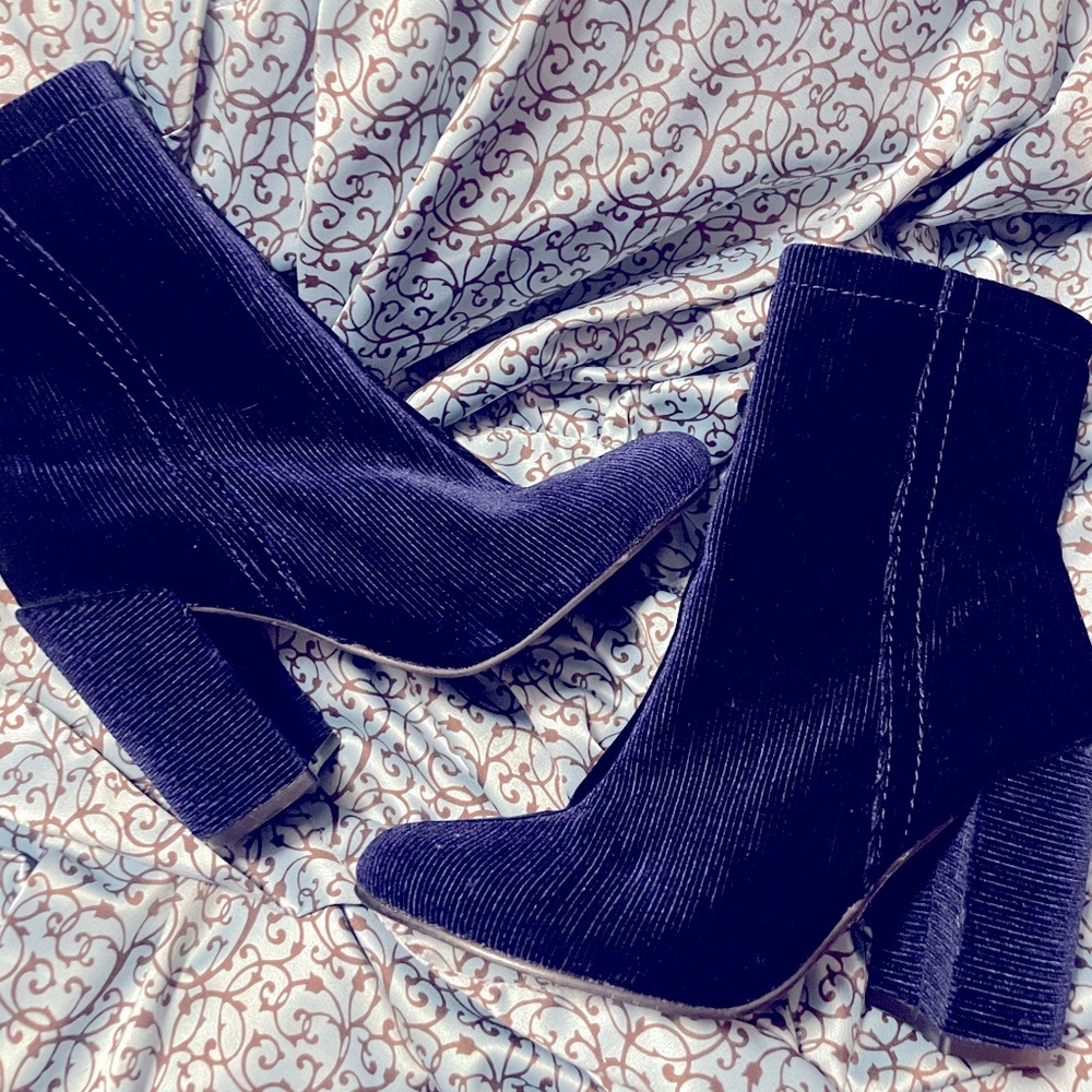 Sexy corduroy booties